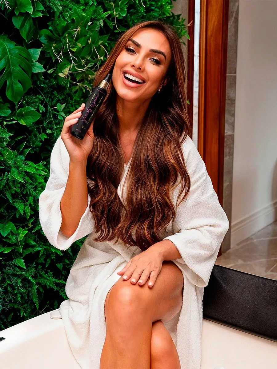 Modelo usando Swiss Beauty Secrets